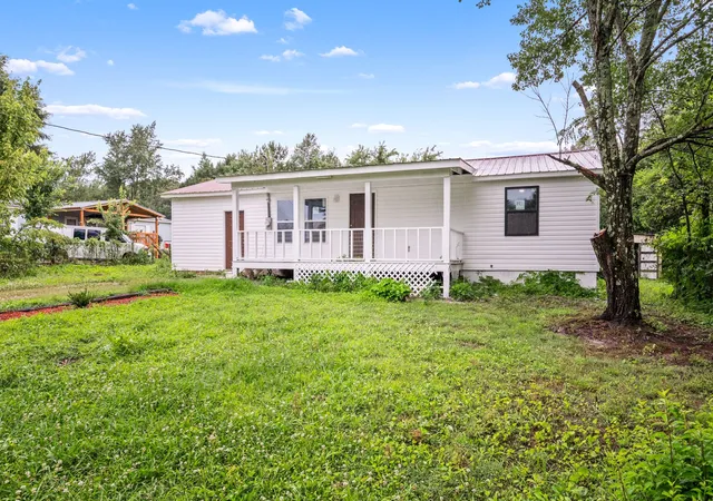 Homes for sale in Hillsboro, TN | 243 N G St, Hillsboro, TN 37342 | MLS# 3260469
