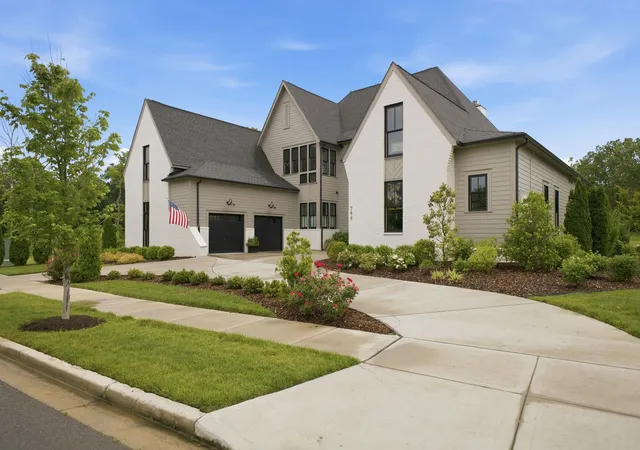 Photo 3 of Mansion for sale at 799 Carsten St, Nashville, TN 37221 | MLS# 3216368 | Listing updated on 2026-08-24