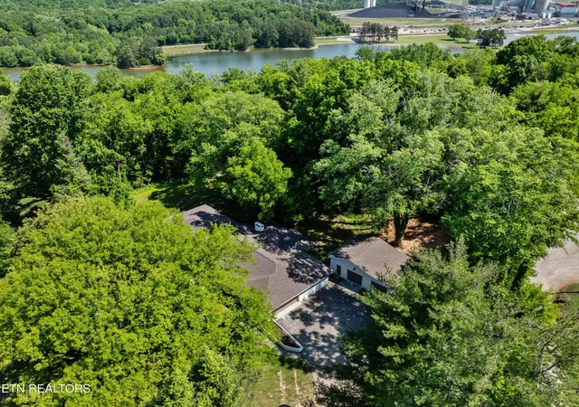 3rd image of 1504 Roane State Hwy, Kingston, TN 37763 | MLS# 3213822