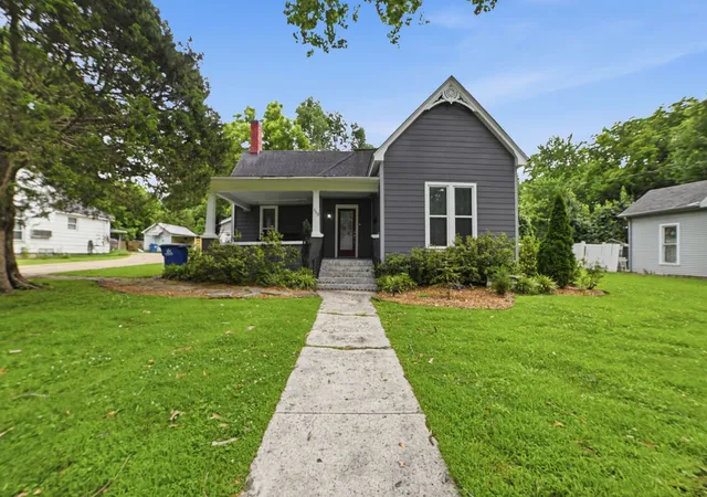 Homes for sale in Martin, TN | 113 White St, Martin, TN 38237 | MLS# 3217542
