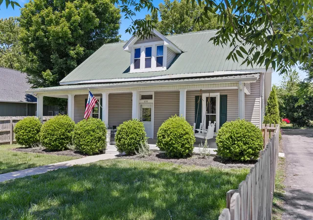 Homes for sale in Watertown, TN | 610 E Main St, Watertown, TN 37184 | MLS# 3214570
