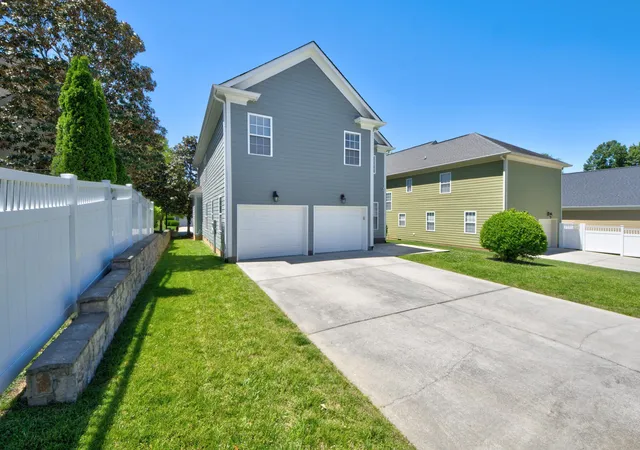 Photo 3 of Single family home for sale at 1073 Reunion Dr, Chattanooga, TN 37421 | MLS# 3599490 | Listing updated on 2026-09-25