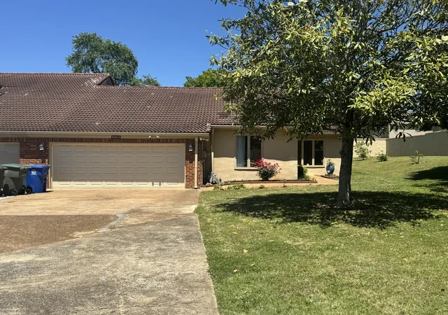 Photo 2 of Sale Pending at 2136 Vaden Village Dr, Chattanooga, TN 37421 | MLS# 3214220 | Listing updated on 2026-09-21