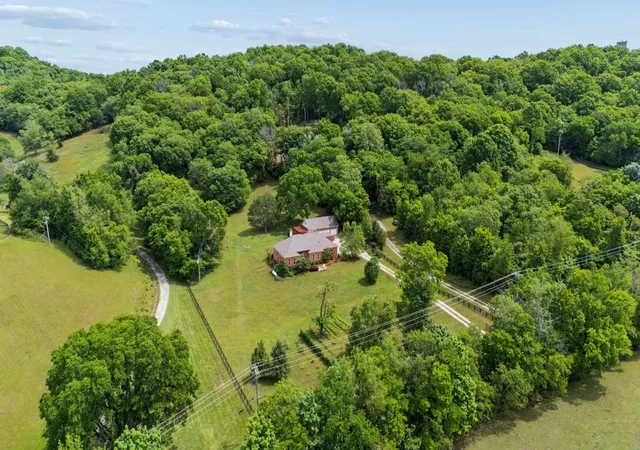 Photo 1 of Single family home for sale at 4570 Peytonsville Rd, Franklin, TN 37064 | MLS# 3514998 | Listing updated on 2026-08-24