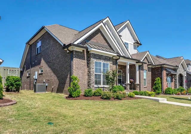 Photo 4 of Single family home for sale at 6221 Crawford Dr, Hermitage, TN 37076 | MLS# 3214967 | Listing updated on 2026-08-18