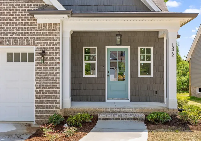 Photo 2 of Single family home for sale at 1872 Oakvale Dr, Chattanooga, TN 37421 | MLS# 3214359 | Listing updated on 2026-10-13