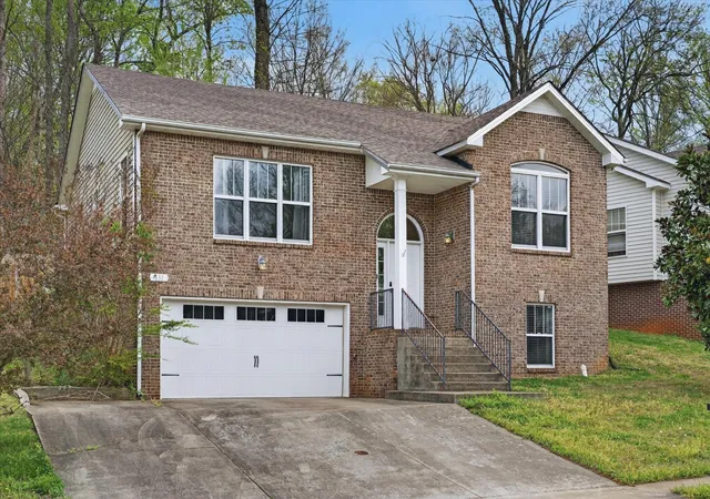 Photo 3 of Single family home for sale at 631 Hidden Valley Dr, Clarksville, TN 37040 | MLS# 3214484 | Listing updated on 2026-09-28