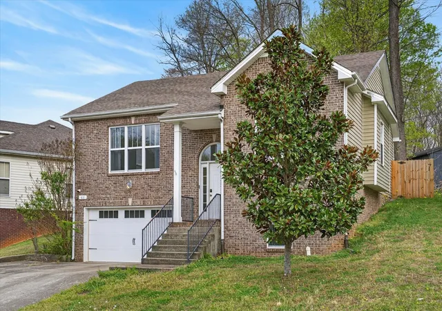 Photo 4 of Single family home for sale at 631 Hidden Valley Dr, Clarksville, TN 37040 | MLS# 3214484 | Listing updated on 2026-09-28
