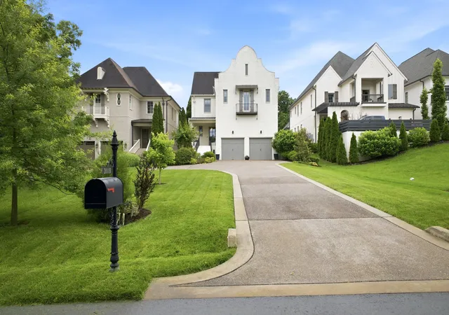 2nd image of 2011b Galbraith Dr, Nashville, TN 37215 | MLS# 3214966
