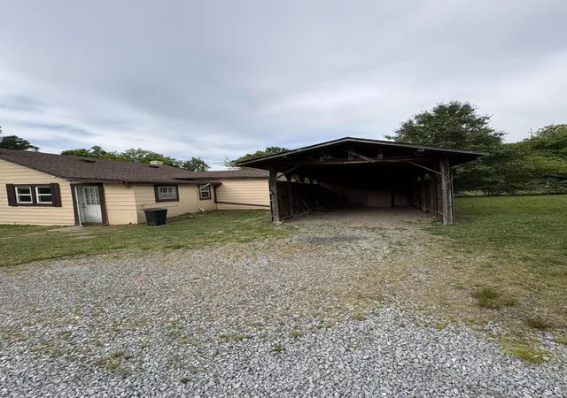 Homes for sale in Etowah, TN | 1117 Bledsoe Road, Etowah, TN 37331 | MLS# 3214623