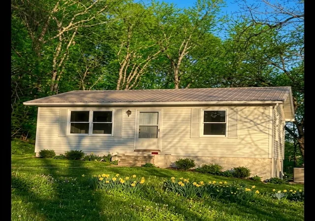 Photo 1 of Single family home for sale at 326 Clifton Tpke, Waynesboro, TN 38485 | MLS# 3215814 | Listing updated on 2026-10-30