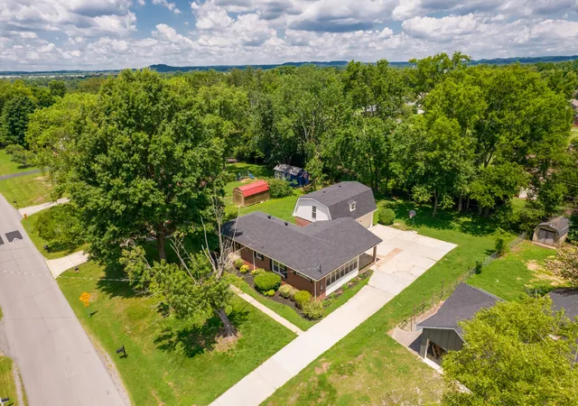 Homes for sale in Gallatin, TN | 1117 Peninsula Dr, Gallatin, TN 37066 | MLS# 3216601