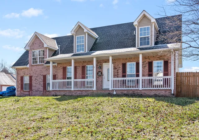 Homes for sale in Clarksville, TN | 1700 Cedar Springs Cir, Clarksville, TN 37042 | MLS# 3214941