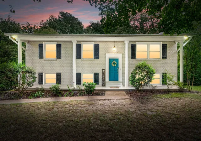 1st image of 573 Rosehill Dr, Clarksville, TN 37042 | MLS# 3520414