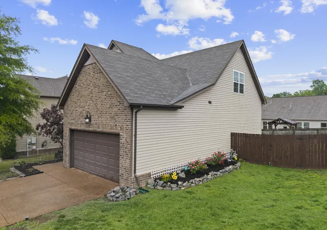 Photo 2 of Single family home for sale at 874 Daybreak Dr, Antioch, TN 37013 | MLS# 3221505 | Listing updated on 2026-09-16