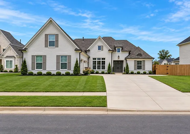 Single family home for sale at 9606 Grays Holw Dr, Cordova, TN 38018 | MLS# 3545260