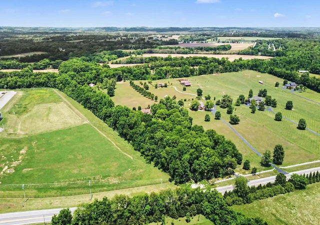 Homes for sale in Mount Pleasant, TN | 1523 North Main St, Mount Pleasant, TN 38474 | MLS# 3216337