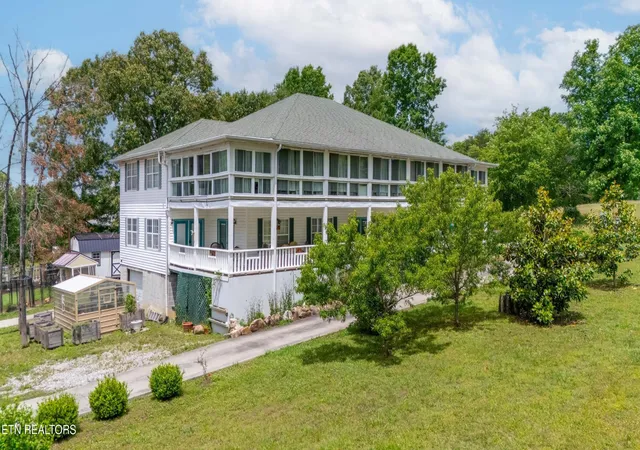 Homes for sale in Pikeville, TN | 34 Rozzel Rd, Pikeville, TN 37367 | MLS# 3215450