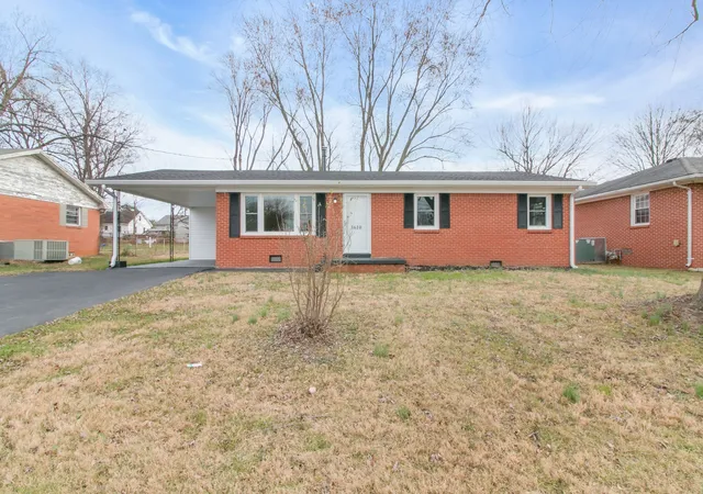 Homes for sale in Hopkinsville, KY | 3610 Gale Ln, Hopkinsville, KY 42240 | MLS# 3215473