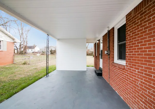 Homes for sale in Hopkinsville, KY | 3610 Gale Ln, Hopkinsville, KY 42240 | MLS# 3215473