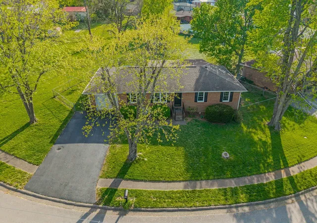 Homes for sale in Hopkinsville, KY | 3611 Bahama Dr, Hopkinsville, KY 42240 | MLS# 3217136