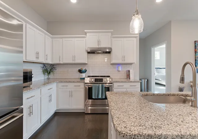 Listing Photo 3 - Condo for sale in building located at 700 Vintage Grn Ln, Franklin, TN 37064 - Unit #205