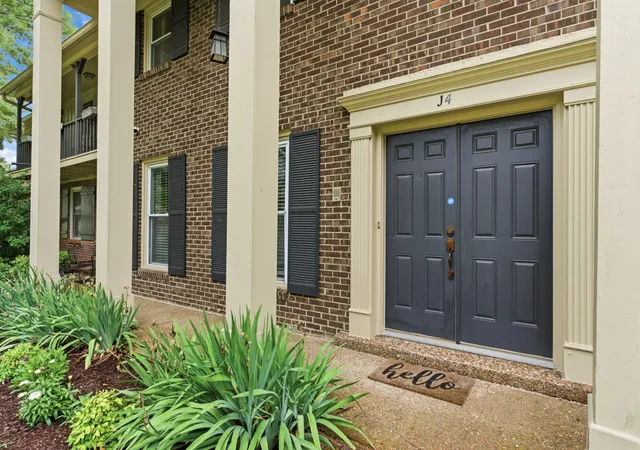 Homes for sale in Nashville, TN | 8207 Sawyer Brown Rd #J4, Nashville, TN 37221 | MLS# 3223094