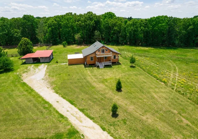 Homes for sale in Summertown, TN | 802 Drake Ln, Summertown, TN 38483 | MLS# 3232185