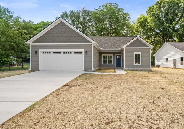 Photo 1 of Single family home for sale at 253 Brookfield Cir, Winchester, TN 37398 | MLS# 3216744 | Listing updated on 2026-09-20