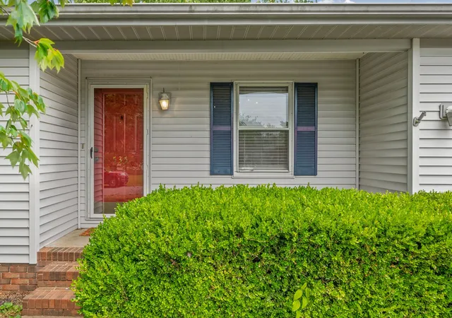 2nd image of 535 Fox Chase Ct, Hopkinsville, KY 42240 | MLS# 3215619