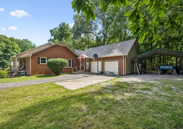 Photo 3 of Single family home for sale at 2117 Safe Hvn Cir, Estill Springs, TN 37330 | MLS# 3215714 | Listing updated on 2026-09-16