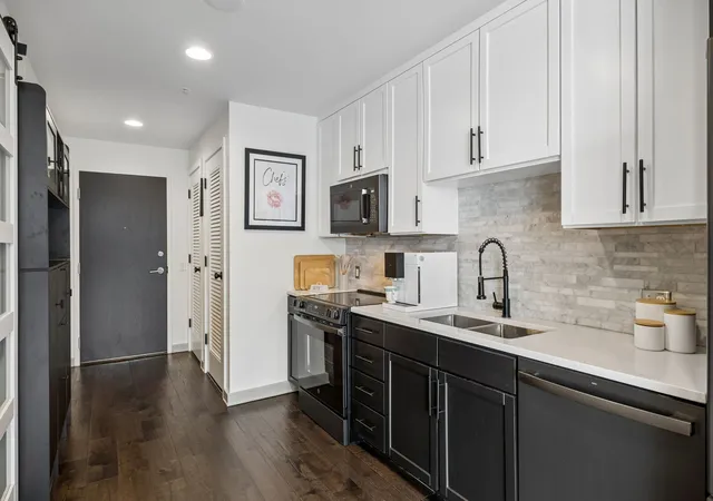 3rd image of 1212 Laurel St #1612, Nashville, TN 37203 | MLS# 3216772