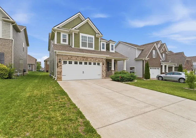 Photo 2 of Single family home for sale at 829 Lexi Ln, Murfreesboro, TN 37130 | MLS# 3216786 | Listing updated on 2026-08-18