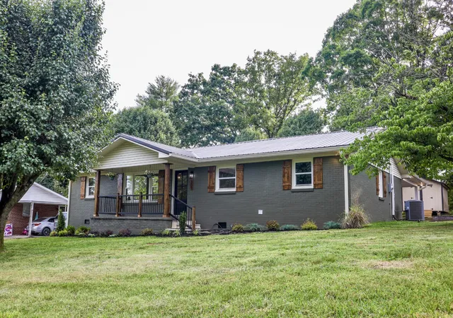 Photo 2 of Single family home for sale at 309 Moss Dr, Mc Minnville, TN 37110 | MLS# 3215824 | Listing updated on 2026-06-25