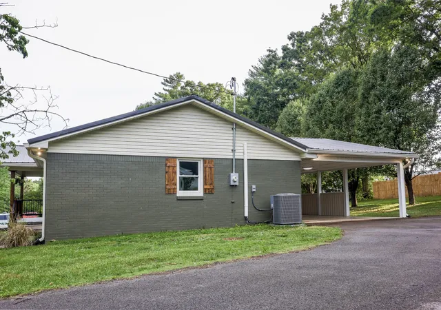Photo 3 of Single family home for sale at 309 Moss Dr, Mc Minnville, TN 37110 | MLS# 3215824 | Listing updated on 2026-06-25