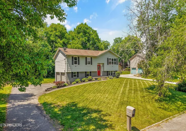 Photo 4 of Single family home for sale at 7613 Fall Wind Ct, Powell, TN 37849 | MLS# 3215866 | Listing updated on 2026-10-07