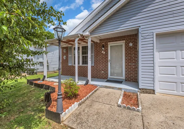 Photo 3 of Single family home for sale at 99 Edgehill Ln, Hendersonville, TN 37075 | MLS# 3216769 | Listing updated on 2026-08-18