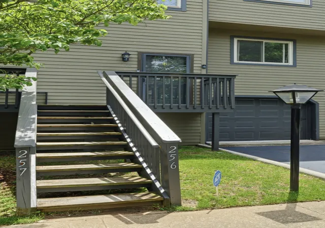 2nd image of 256 Summit Ridge Dr, Nashville, TN 37215 | MLS# 3216453