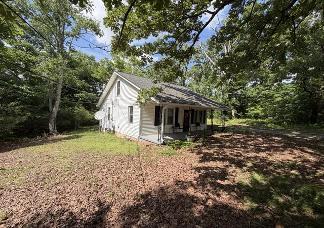 Homes for sale in Dickson, TN | 970 Yellow Creek Rd, Dickson, TN 37055 | MLS# 3216460