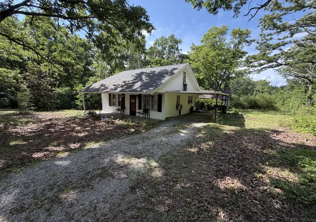 Homes for sale in Dickson, TN | 970 Yellow Creek Rd, Dickson, TN 37055 | MLS# 3216460