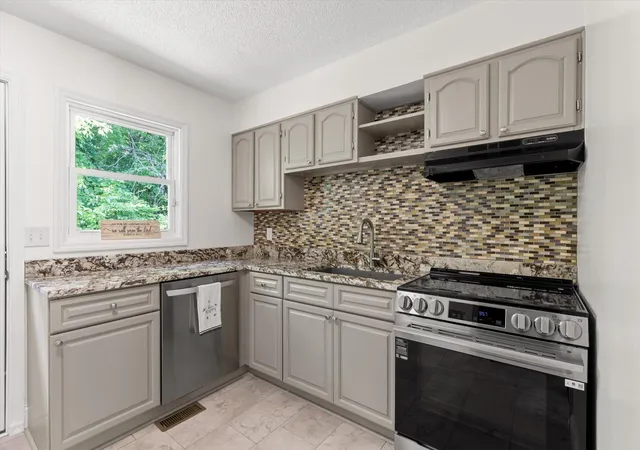 3rd image of 5 E Wotring Street, Rossville, GA 30741 | MLS# 3337326