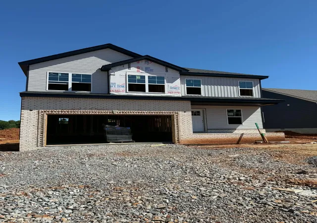 Photo 2 of Single family home for sale at 319 Cardinal Crk, Clarksville, TN 37040 | MLS# 3216032 | Listing updated on 2026-05-28