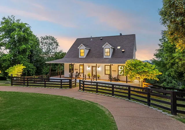 Photo 1 of Single family home for sale at 4245 Warren Rd, Franklin, TN 37067 | MLS# 3217185 | Listing updated on 2026-08-29
