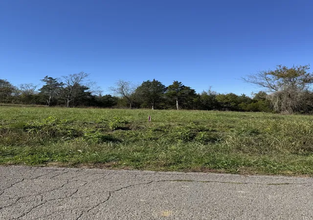 2nd image of 1551 E Stewarts Ln, Nashville, TN 37218 | MLS# 3220048