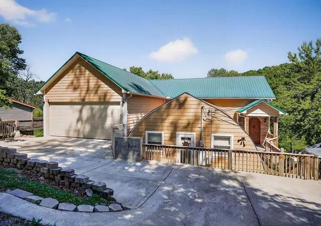 2nd image of 2975 Johnson Chapel Rd, Sparta, TN 38583 | MLS# 3216067