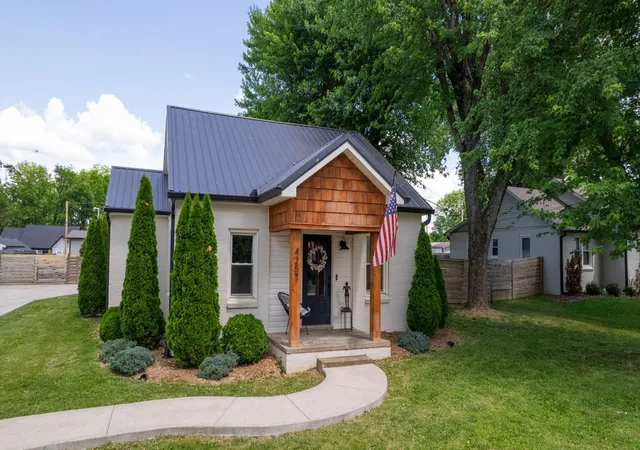 Homes for sale in Greenbrier, TN | 4257 Church St, Greenbrier, TN 37073 | MLS# 3216764