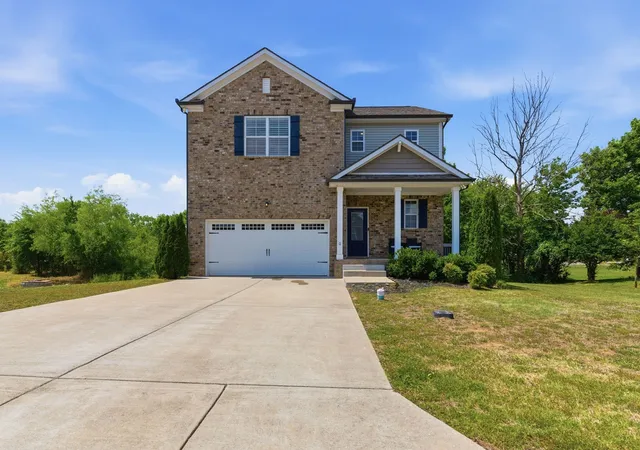Single family home for sale at 304 Twelve Oaks Ln, Lebanon, TN 37087 | MLS# 3612562