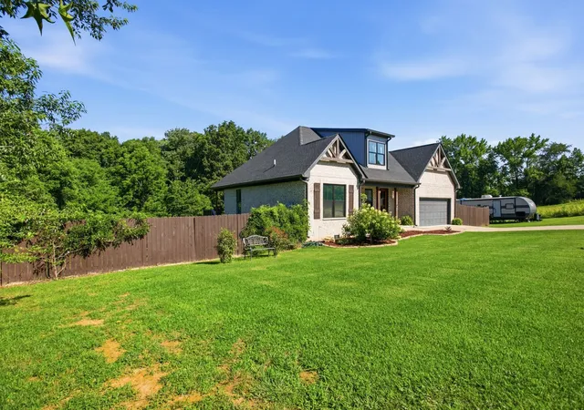 Homes for sale in Leoma, TN | 214 Mary Alice Dr, Leoma, TN 38468 | MLS# 3242676