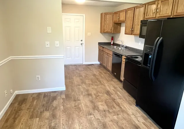 Photo 3 of Single family home for sale at 24 Maple St, Clarksville, TN 37042 | MLS# 3218173 | Listing updated on 2026-10-09