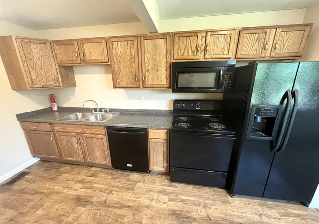 Photo 4 of Single family home for sale at 24 Maple St, Clarksville, TN 37042 | MLS# 3218173 | Listing updated on 2026-10-09